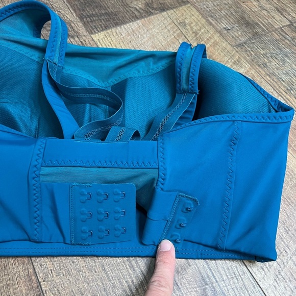 Athleta Gigi high support sports bra deep water teal size small - Picture 7 of 8